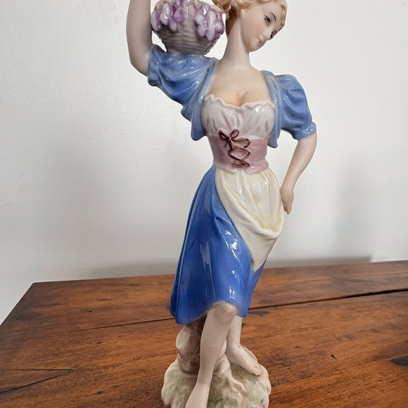 Ardalt #7712 Vintage Porcelain Figurine Grape Harvest Couple/Peasent Couple